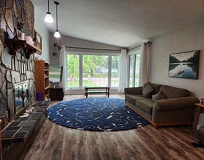 Travel Nurse Ready – 2-Bedroom with Office Space in Gimli