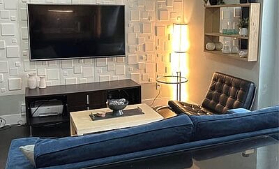 Cozy Coach House in Clayton Heights
