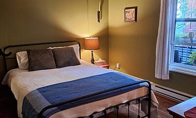 Furnished room for rent