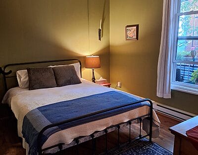 Furnished room for rent