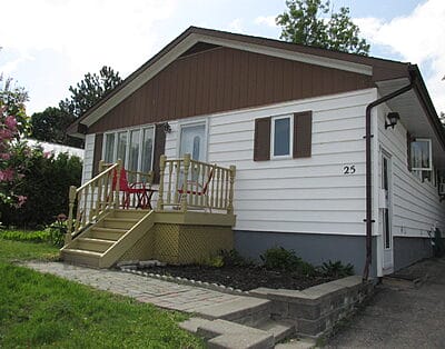 Tastefully furnished 2+ bedroom 2 bath bungalow Elliot Lake
