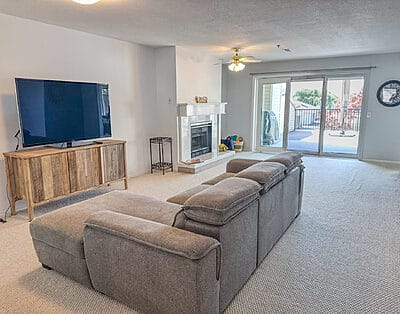 Waterfront, Lakeview 2-Bedroom, 2-Bathroom Condo  in Lower mission 5 minutes from Kelowna General