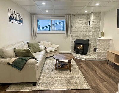 Walkout basement suite, 1 bed 2 bath