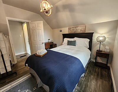 Cozy, quiet, private house less than 2 km from hospital