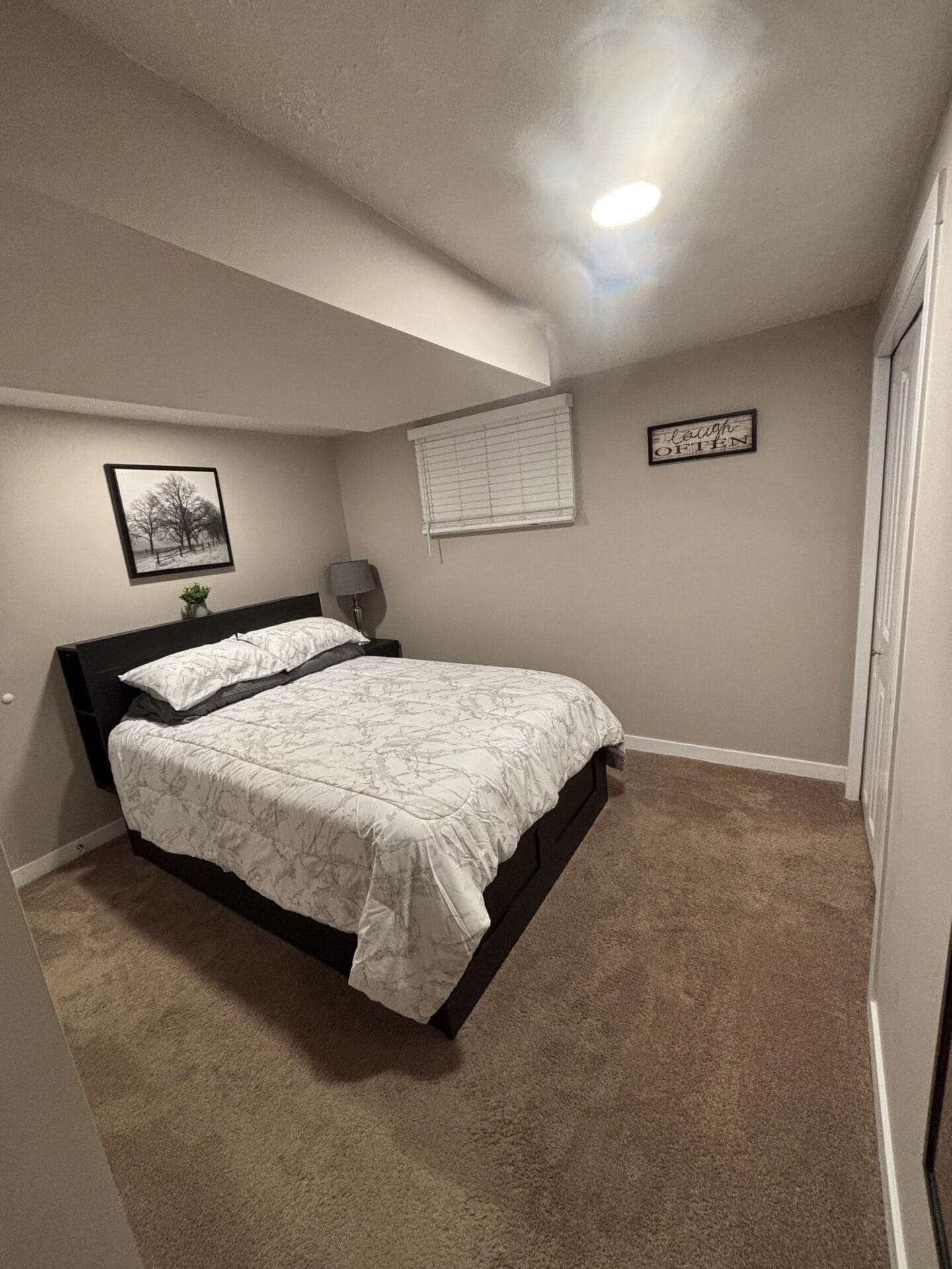 Cozy 2 bedroom 2 bathroom basement suite with ensuite - Travel Nurse Houses