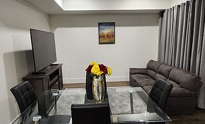 Lakeview Breaktrail Stays is a cozy 5-star one-bedroom with a separate living room, fully equipped kitchen in a basement apartment with a private entrance and one free parking spot.