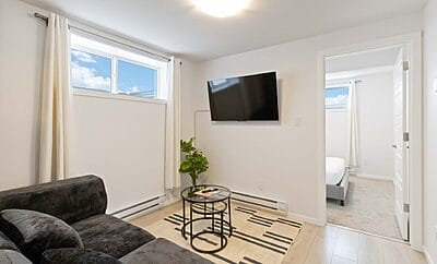 Chic 2BR Kensington Suite