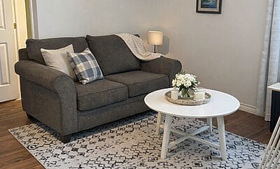 Cozy spacious 2 bedroom apartment
