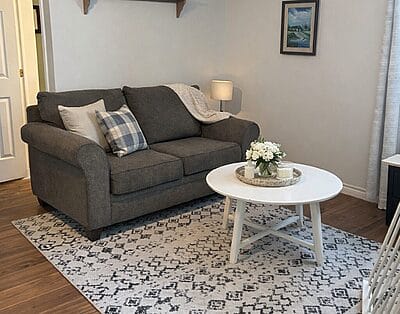 Cozy spacious 2 bedroom apartment
