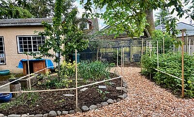 Furnished Garden Studio – Quiet Nature-Inspired Setting (Duncan)