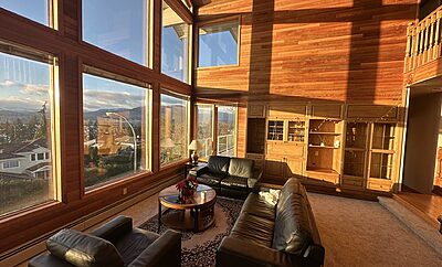 Relaxing Ocean View Home in Nanaimo