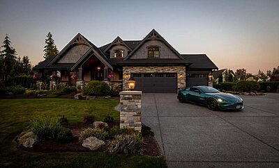 Your Premier Luxury Getaway – Close to Langley Hospital