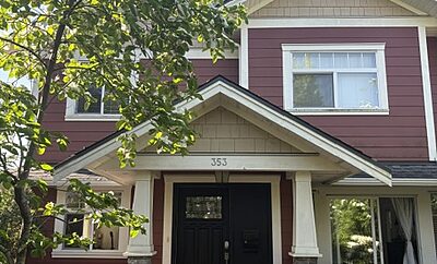North Vancouver walking distance to Lions Gate Hospital. Modern Cozy Entire Home. Up to 6-month rental.