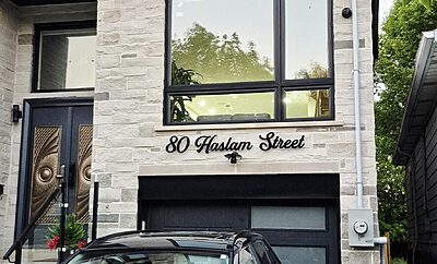 Premium Sunlit 2BR Walkout Suit with massive backyard, Go Transit and easy downtown commute