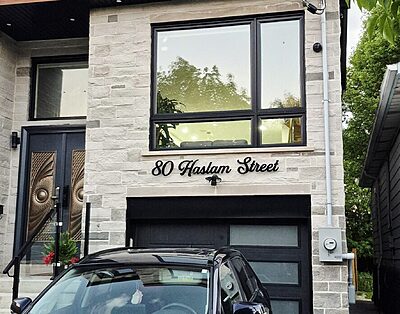 Premium Sunlit 2BR Walkout Suit with massive backyard, Go Transit and easy downtown commute