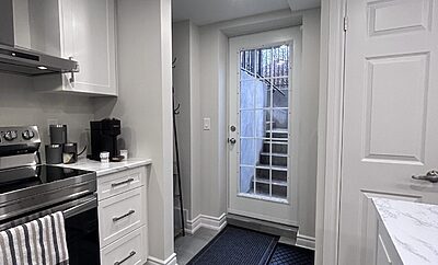 Clean and quiet 2 bedroom apartment
