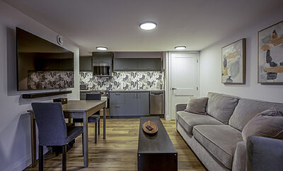 Private 1BR | Full Kit + Laundry | Patio & Parking