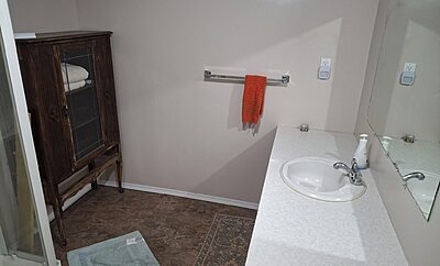 South – Quiet Furnished Private Room | Cereal, AB | Professional Monthly Stay