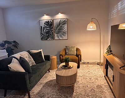 Monthly Furnished Housing for Travel Nurses in Canada 20 Brand New 1 Bedroom Beautiful Suite in the Heart of Broadway