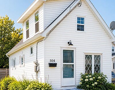 Coastal Comfort – 9 Minutes from Prince County Hospital