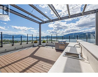 Modern 2-Bedroom Downtown Kelowna Condo